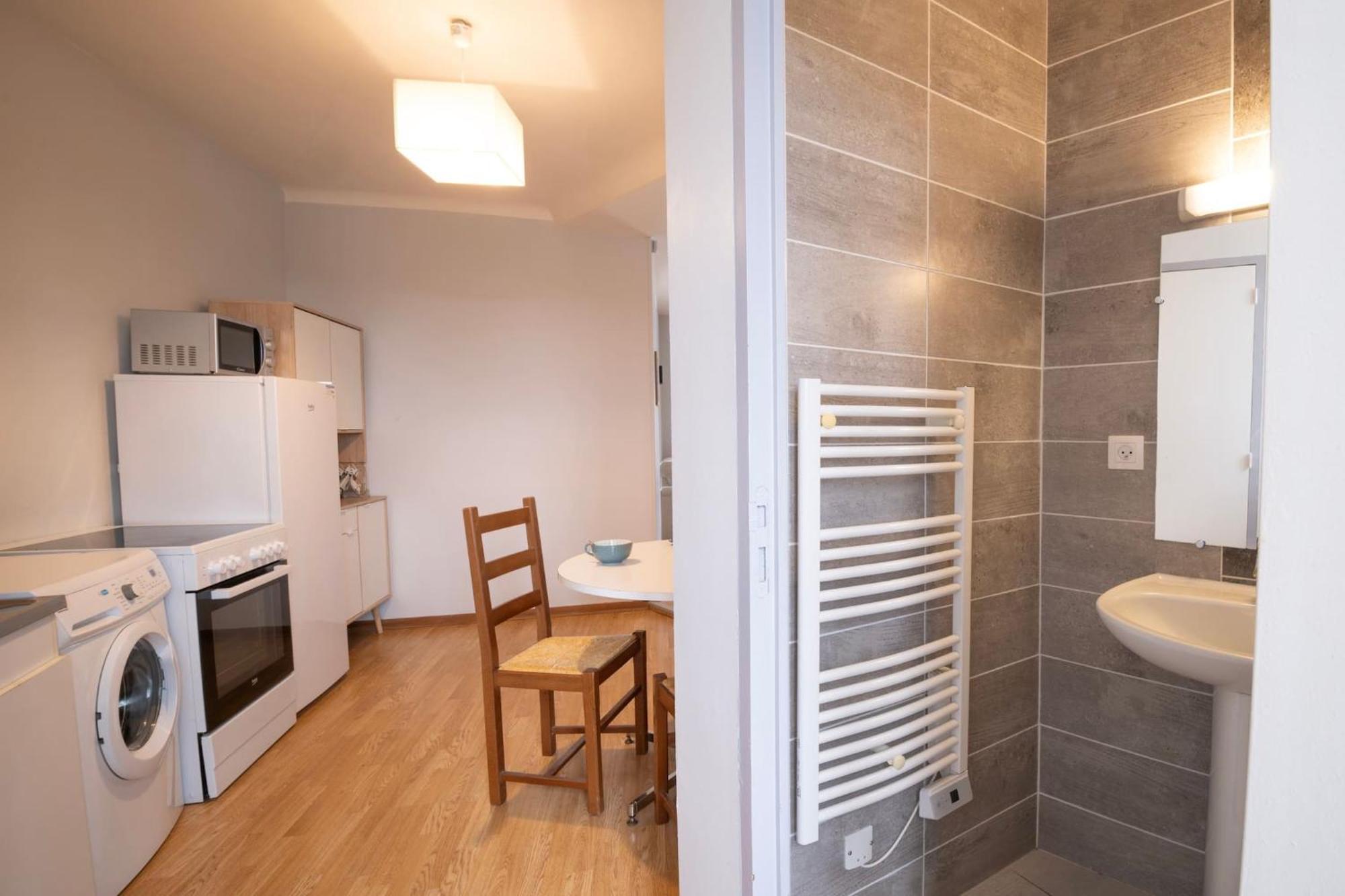 Grand Studio ✰ 35M² ✰ Centre ✰ 4Pers/2Lits ✰ Cuisine ✰ Wifi Cande Exterior photo