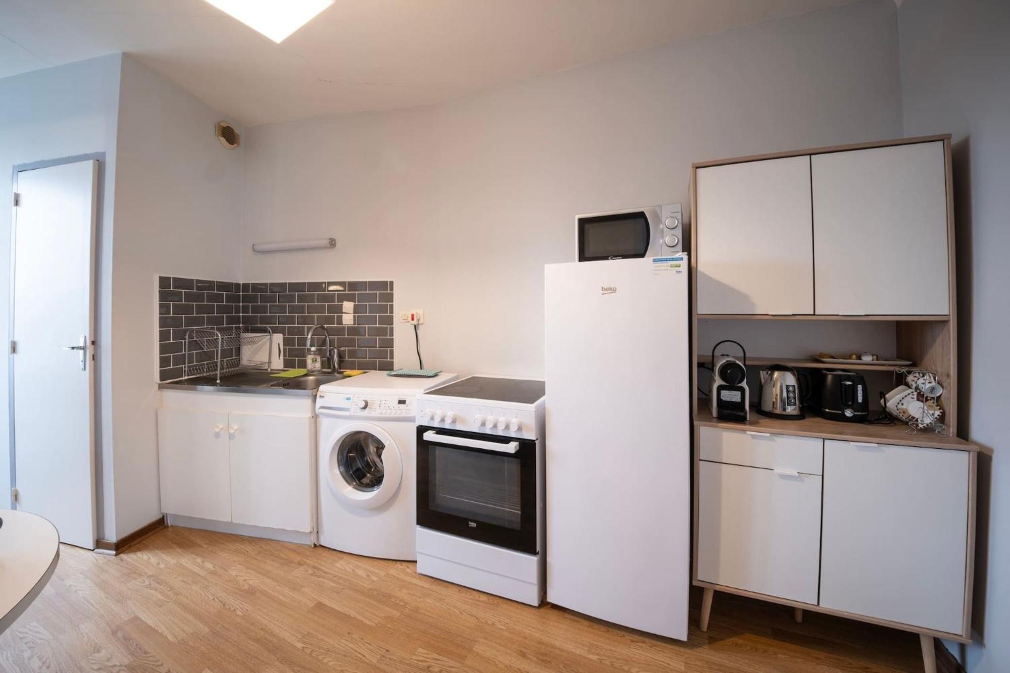 Grand Studio ✰ 35M² ✰ Centre ✰ 4Pers/2Lits ✰ Cuisine ✰ Wifi Cande Exterior photo